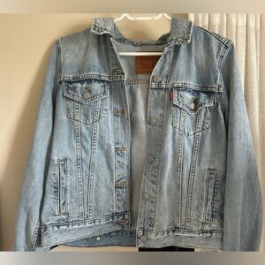 Levi’s original trucker Jean jacket size large